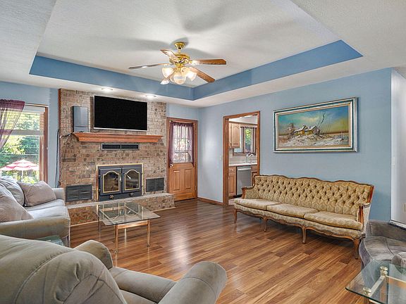 4th image of 942 S Greentree Avenue