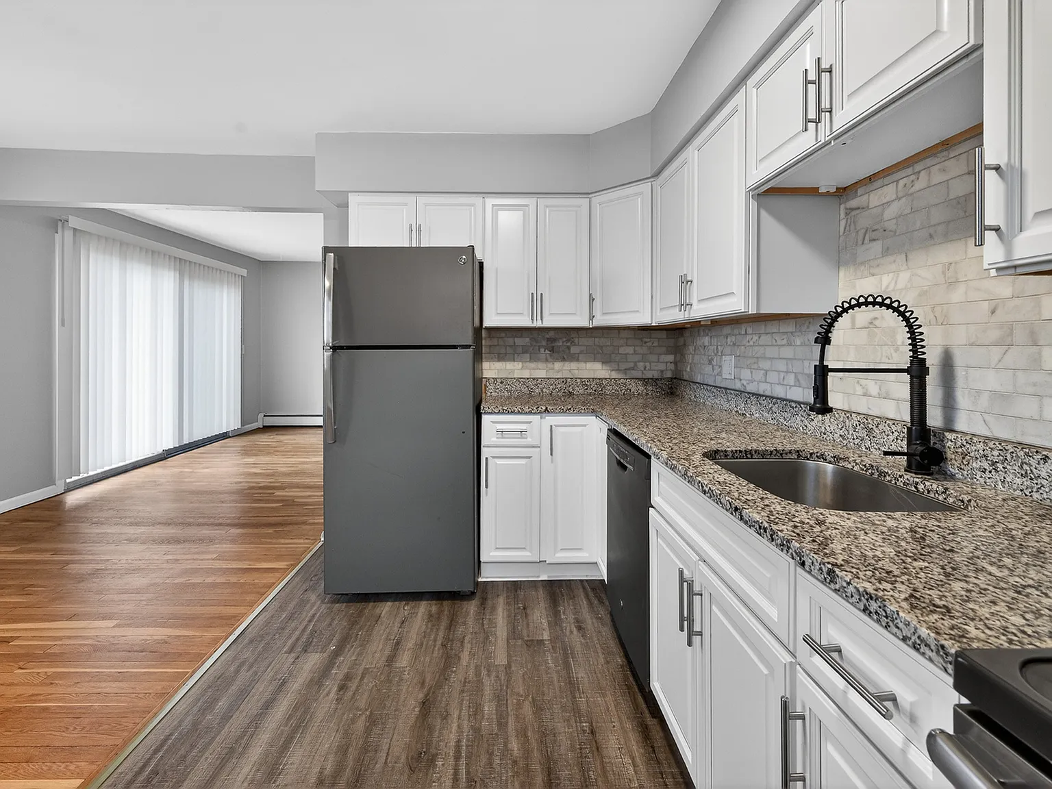 Ault Park View Condominiums - 5015 — Photo 4