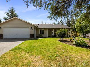 571 E Lakeshore Dr, Allyn, WA 98524