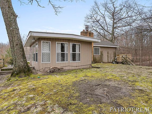 4th image of 9384 S Redwood Dr