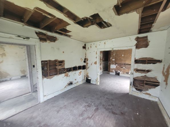 detroit-michigan-88398033 picture