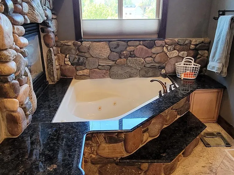 Jetted Sunken Tub Fireplace