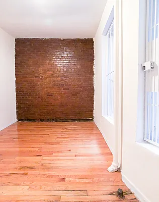 Rented by City Connections Realty | media 9