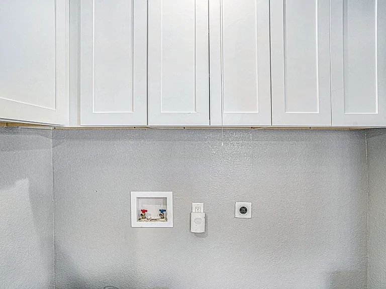 2533 Warren Ave — Photo 47
