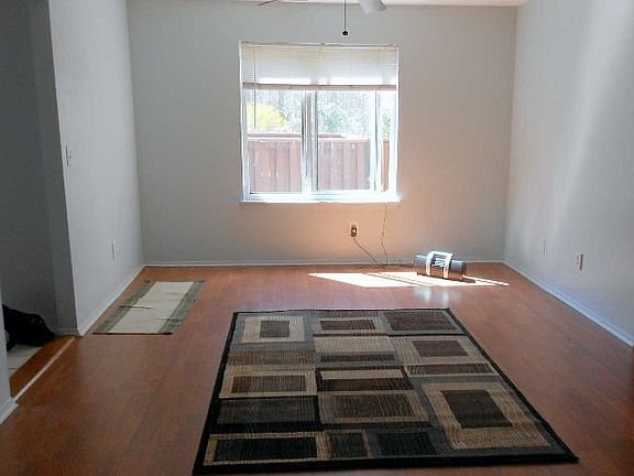 4th image of 850 Skyline Dr