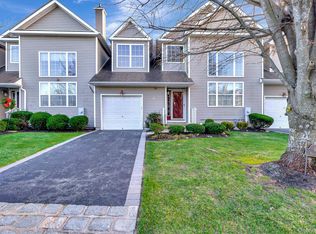 45 Halley Ln, Miller Place, NY 11764