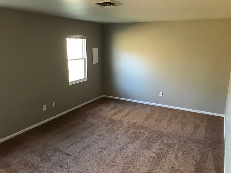 Devonshire Park Apartments — Photo 4