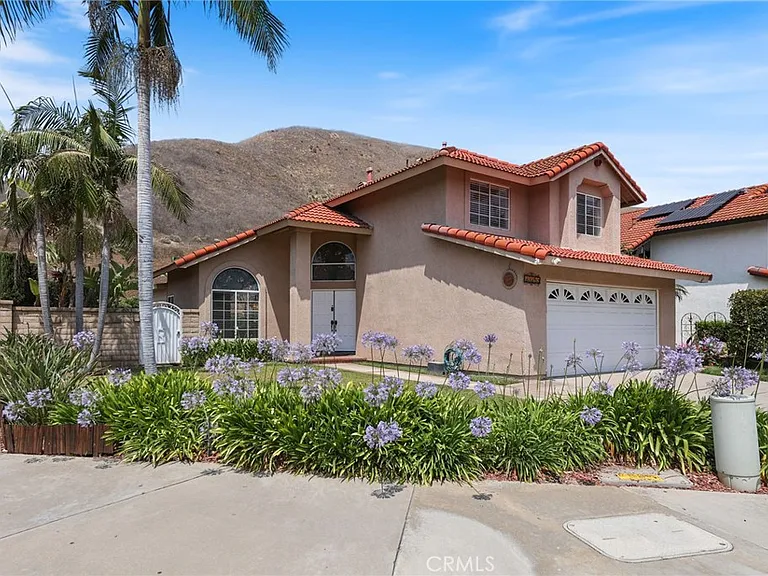 23205 Azela Cir — Photo 1