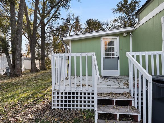 3rd image of 522 Sherwood Ln