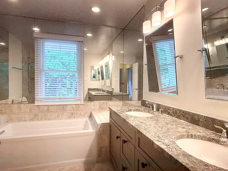 7418 Crestberry Ln — Photo 34