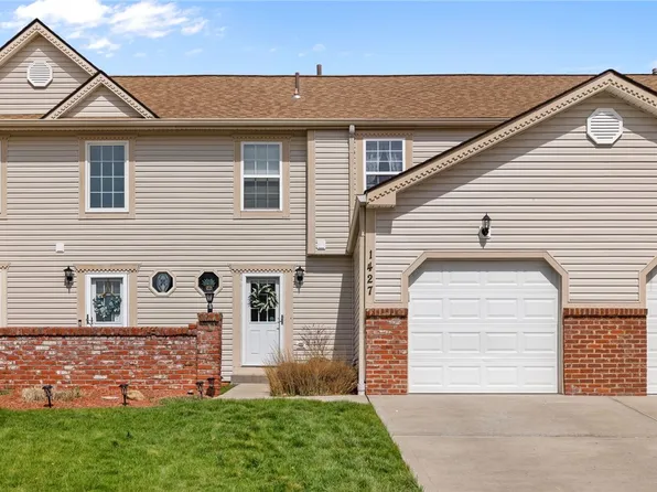 1427 Yorktown Dr, Lawrence, PA 15055