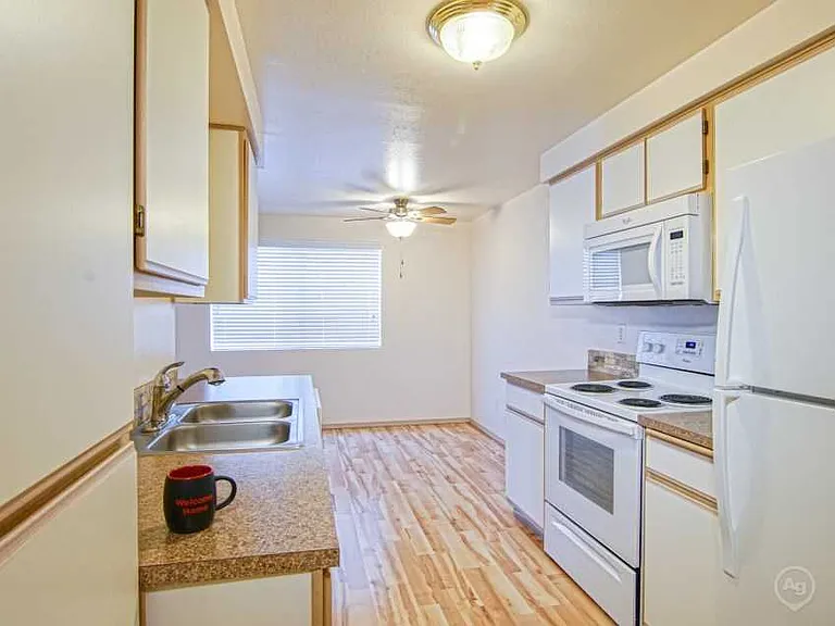 McNary Heights Apartments — Photo 19