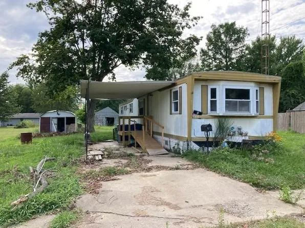 311 N Maple St, Newton, IL 62448