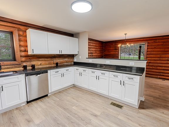 3rd image of 1027 Green Valley Dr