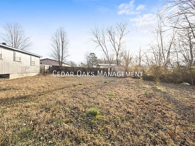 1935 E Lee St — Photo 5