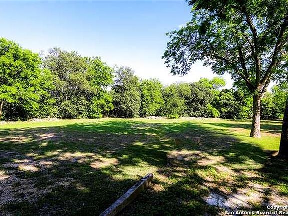 4th image of 2045 Eastman Ave