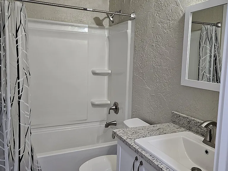 1115 E Hemlock St #4 — Photo 4