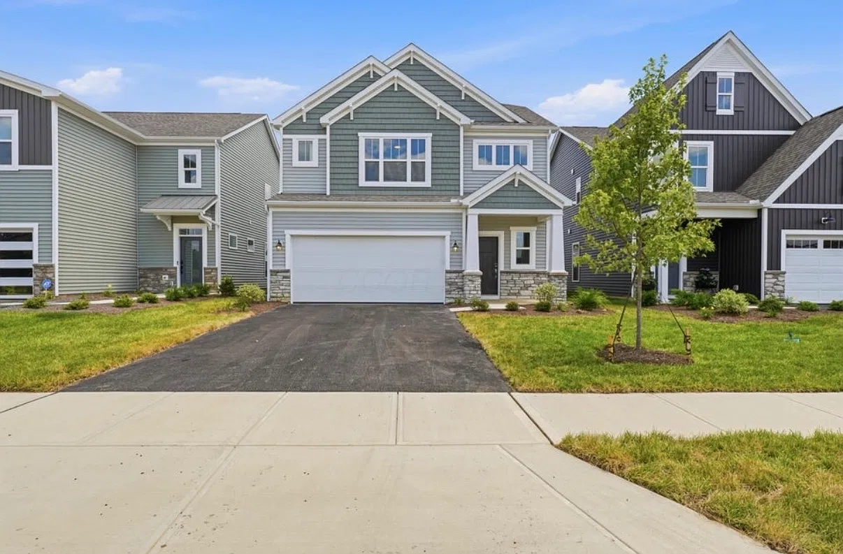 3 bed, 2.5 bath, 2431 sqft, $2,995 — Photo 1