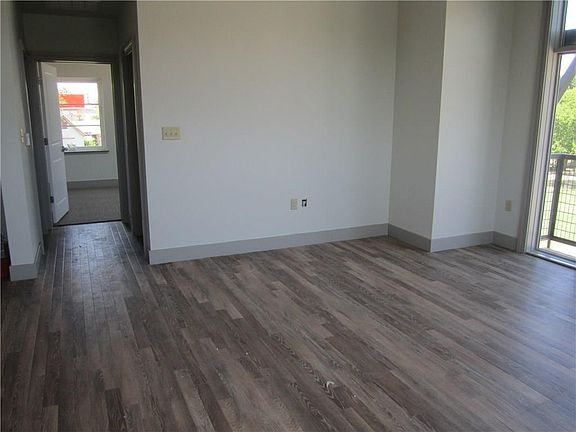2nd image of 1124 Galveston Ave #D
