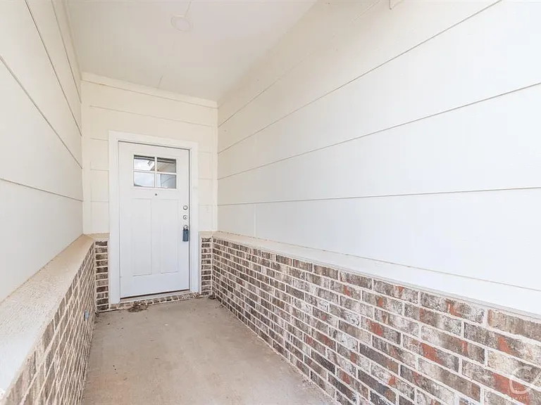 3750 Kala Dr — Photo 2