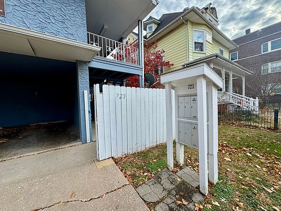 3rd image of 723 20th St Unit 7