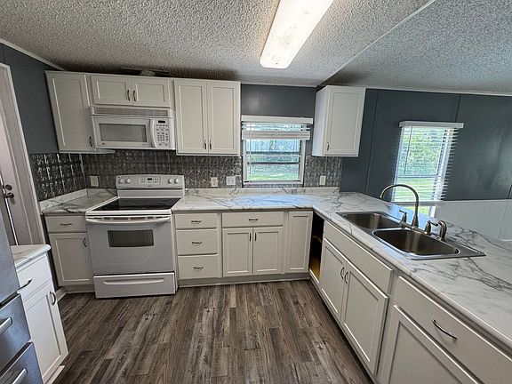 2nd image of 604 Craven St NE