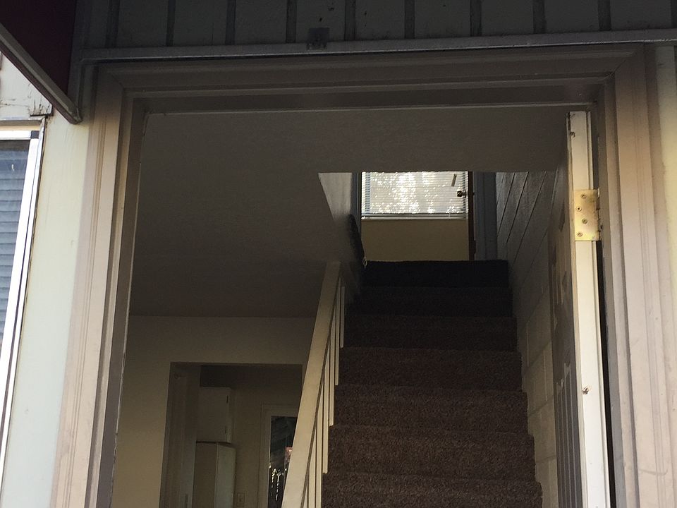 1st image of 166 E Townhouse Ct