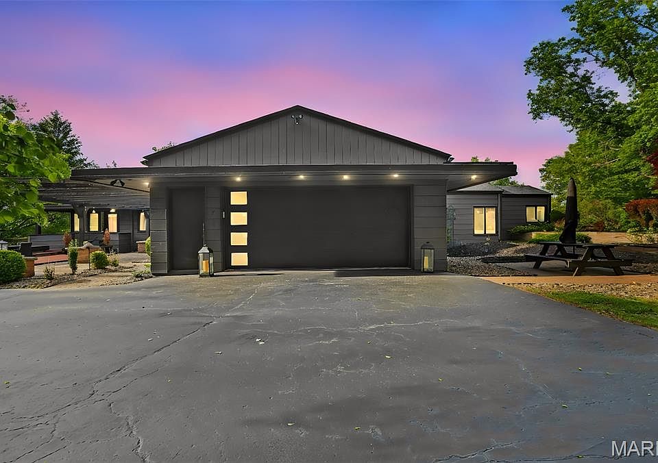 1st image of 7 Talisman Way Dr