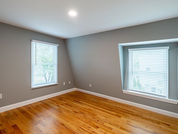 5th image of 57 Peters Pl Unit 4