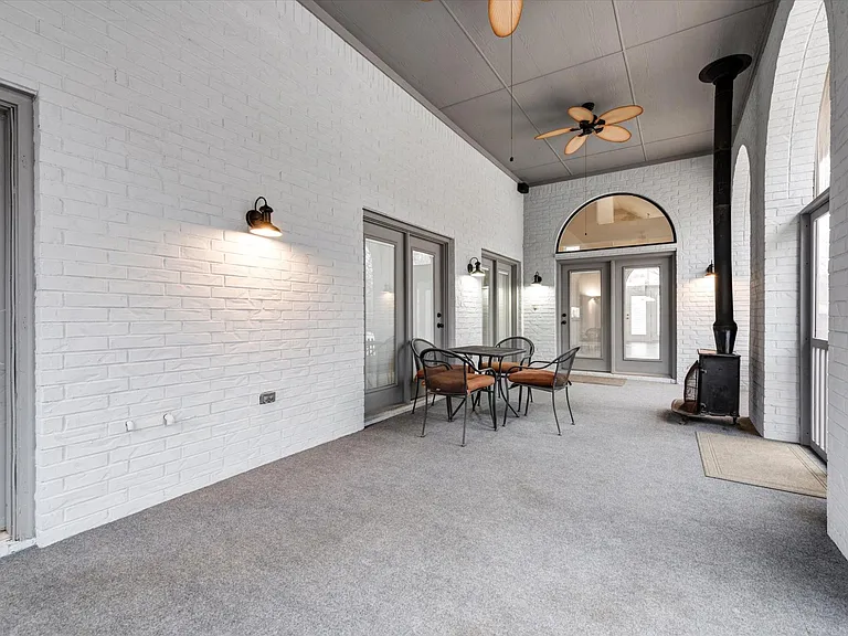 2420 Fawkes Ln — Photo 43