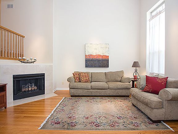 2nd image of 2644 W Belmont Ave
