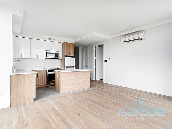 3rd image of 560 Baltic St #4A
