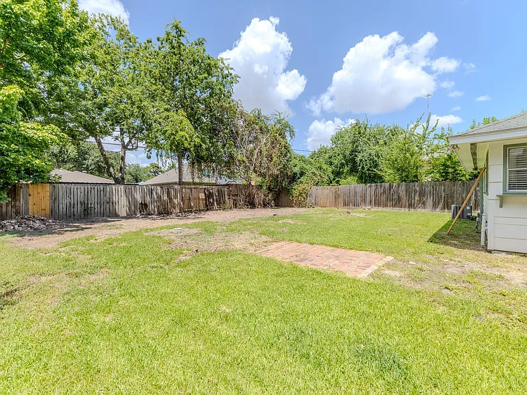4710 Glenmont St — Photo 29