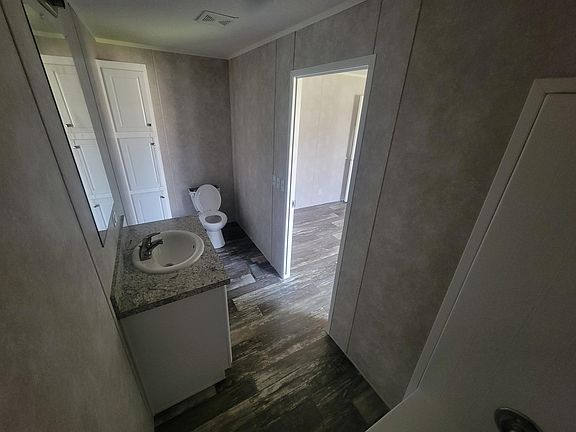 5th image of 504 E 2nd St #11