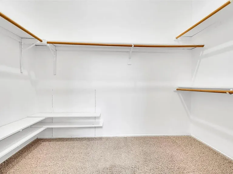 2609 Timberview Cir — Photo 18