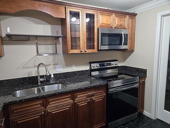 5th image of 1007 156th Ave NE #B215