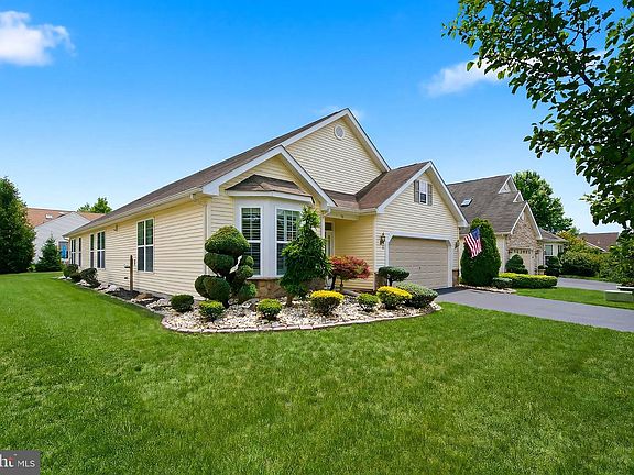 5th image of 714 Hollybrook Ln