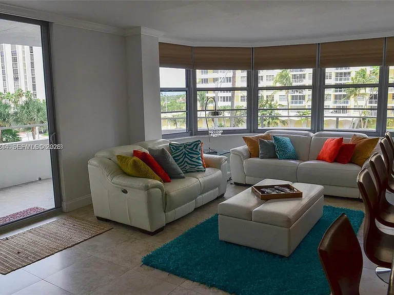 5555 Collins Ave #4A — Photo 6