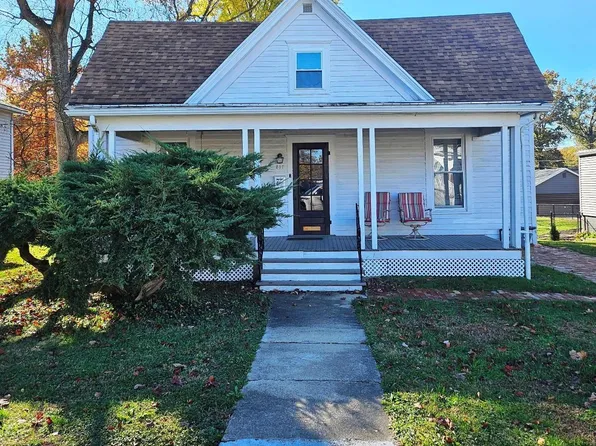 517 E 2nd South St, Carlinville, IL 62626