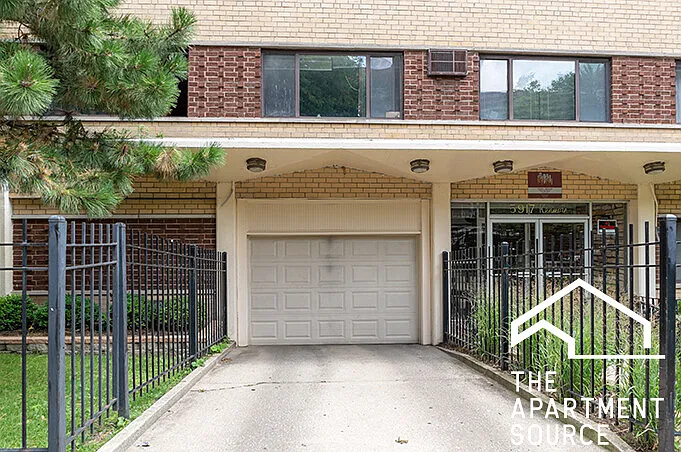 5917 N Kenmore Ave #426 — Photo 12