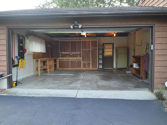 3rd image of 483 Siesta Dr