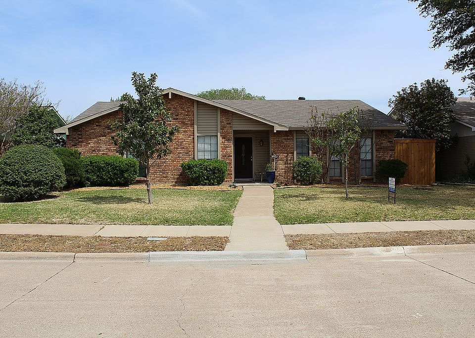1st image of 322 Willow Springs Ct