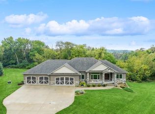 1378 Spring Ridge Ct NE, Swisher, IA 52338
