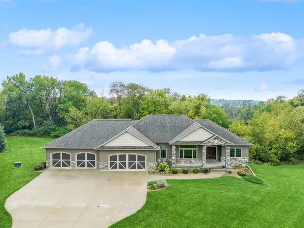 1378 Spring Ridge Ct NE, Swisher, IA 52338