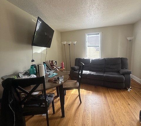 3rd image of 1293 Leonora Ave