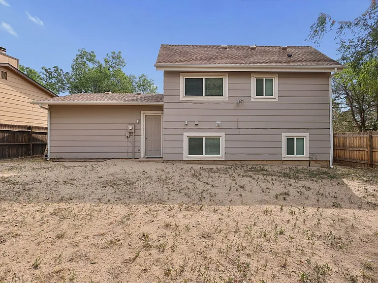 2390 Middleton Ct — Photo 26