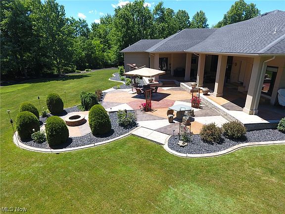 3rd image of 65 Cherry Hill Ct