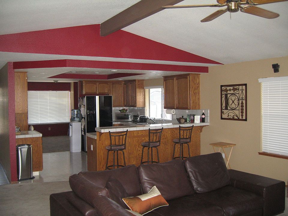 Kitchen/Game Room