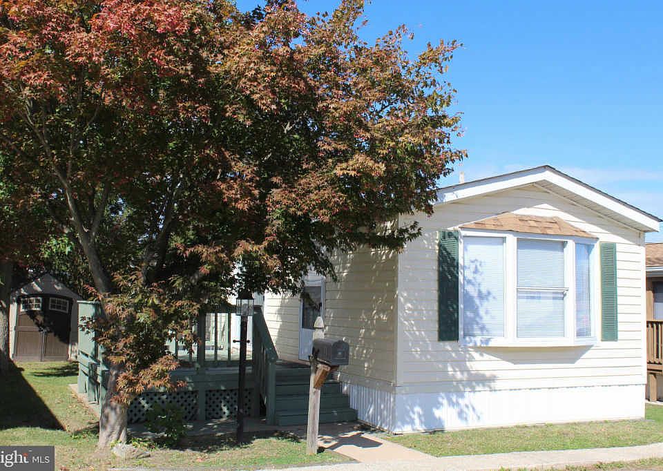 1st image of 803 Berry Rd