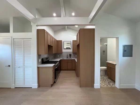 4084 W 134th St #D, Hawthorne, CA 90250